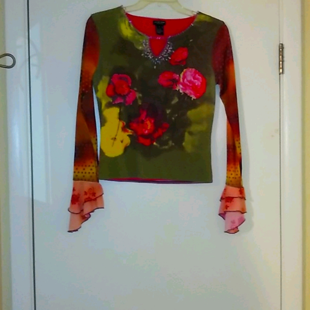 Flowery Design Flair Top